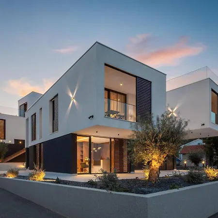 דירה Awesome In With Wifi בטינה